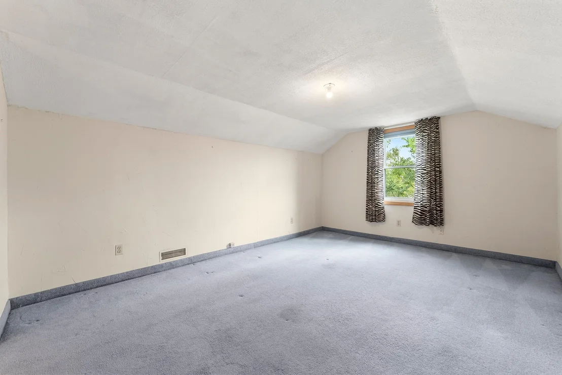 Photo of 128 Orton St Ext
