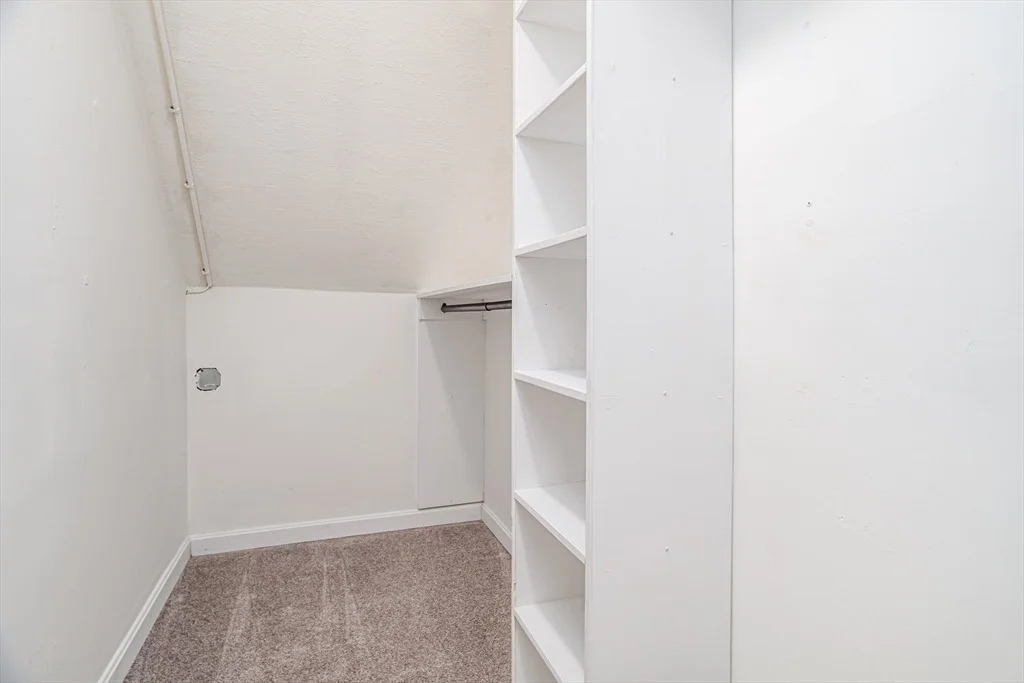 Photo of 23 Tiverton Parkway