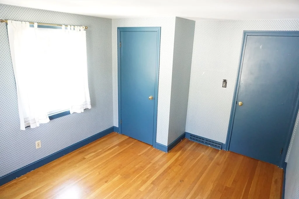 Photo of 40 Miriam Ln