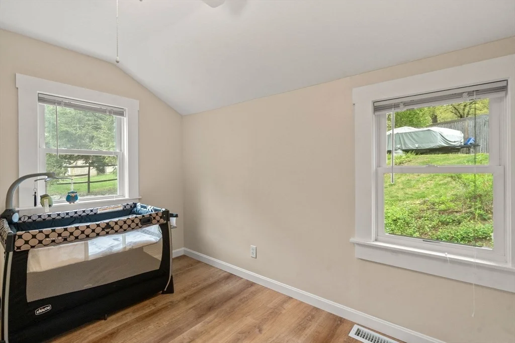 Photo of 30 Stonebridge Rd