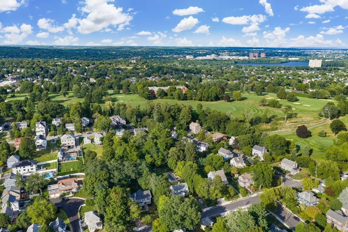 Photo of 216 Bellevue Rd