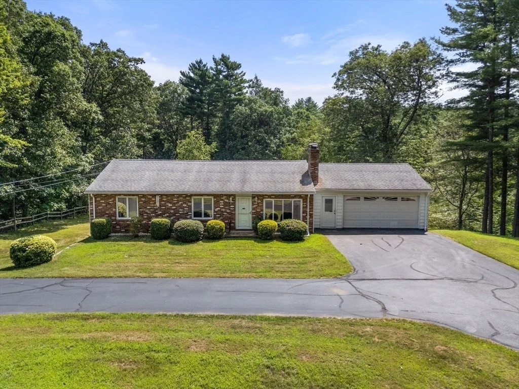 Photo of 749 Alpine Dr