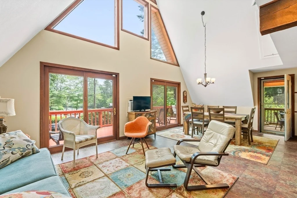 Photo of 76 Beaver Rd