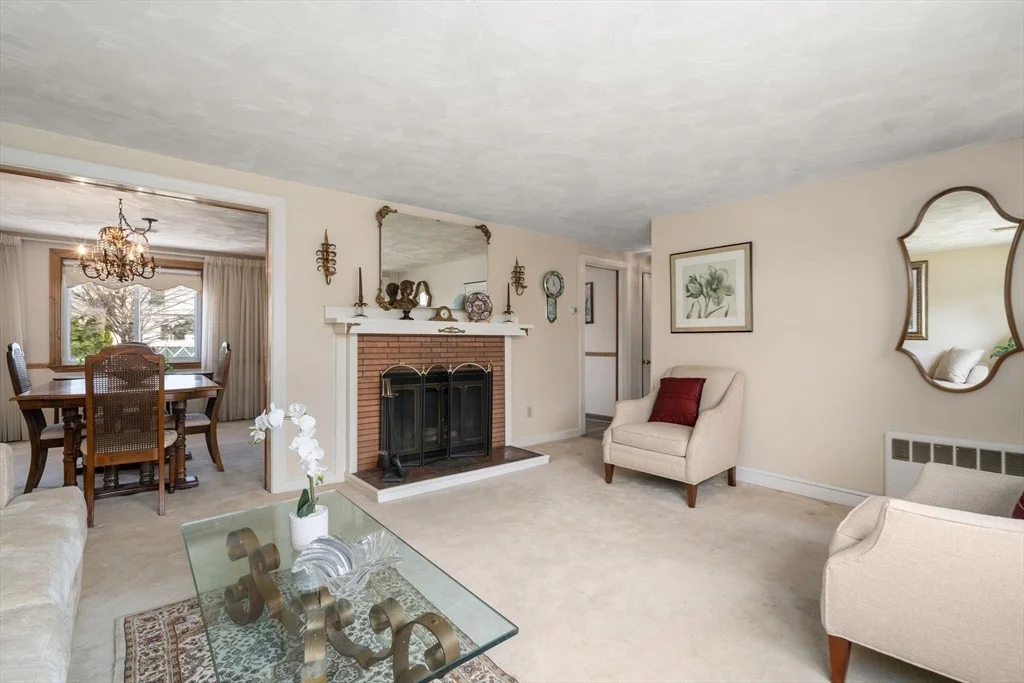 Photo of 28 Saint Dennis Dr