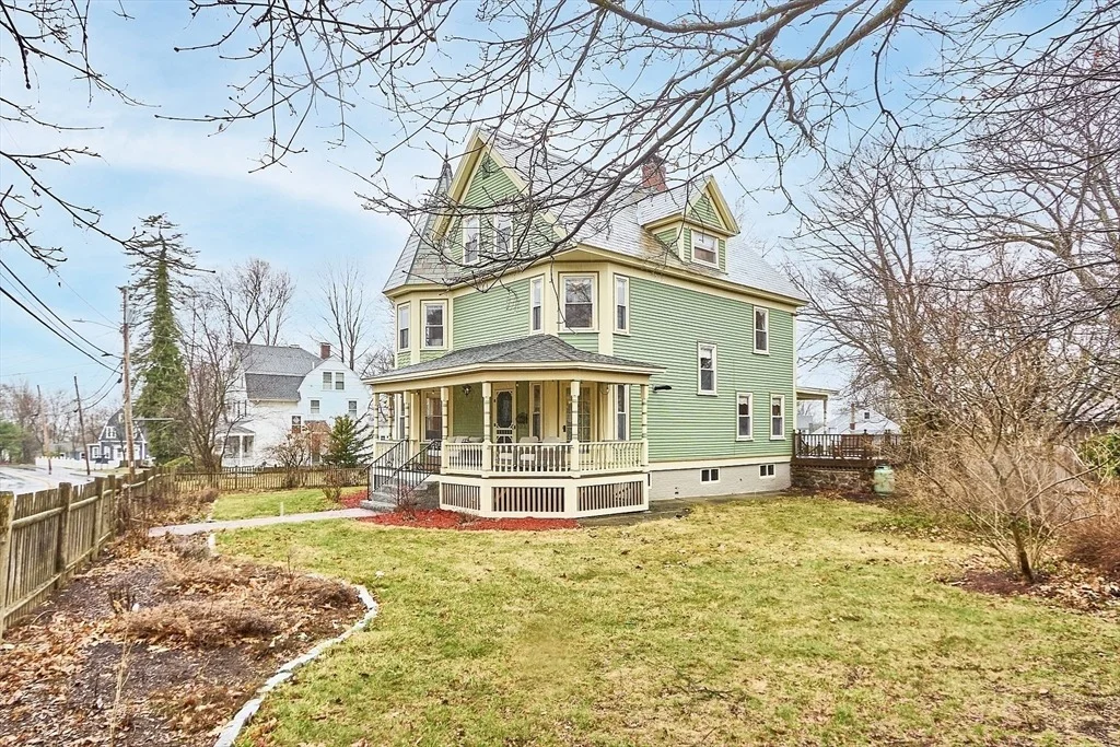 Photo of 82 Washington St