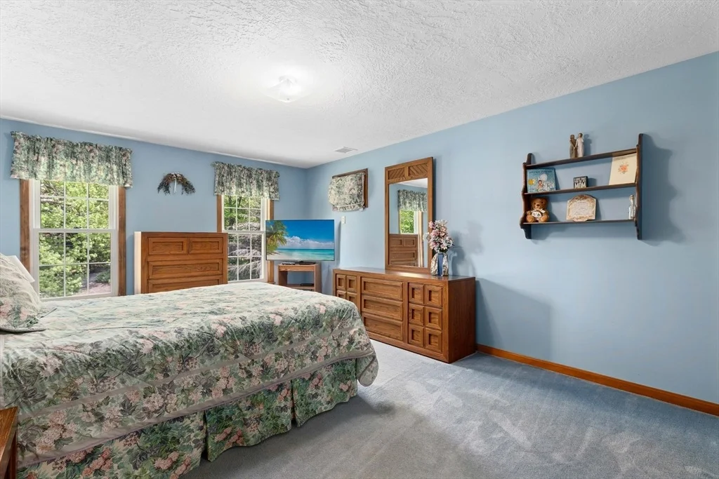 Photo of 10 Barnstable Rd