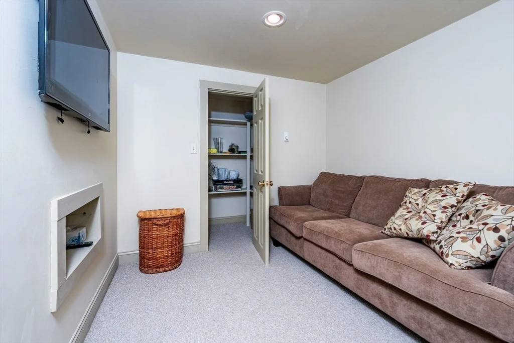 Photo of 8 Macandrew Dr