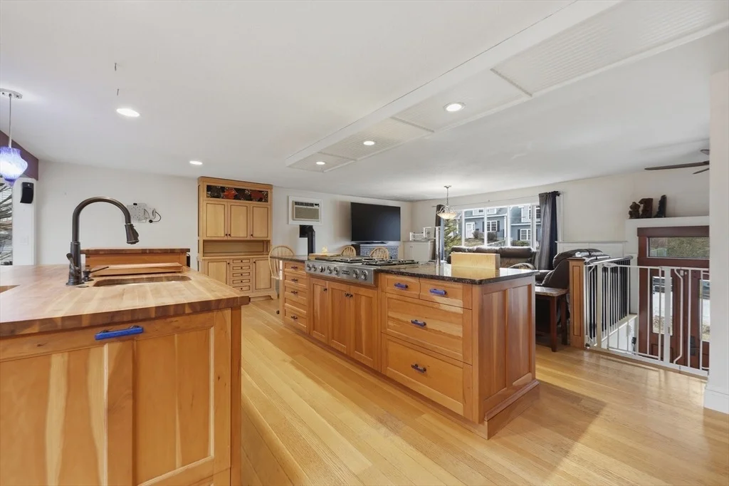 Photo of 128 Derby St