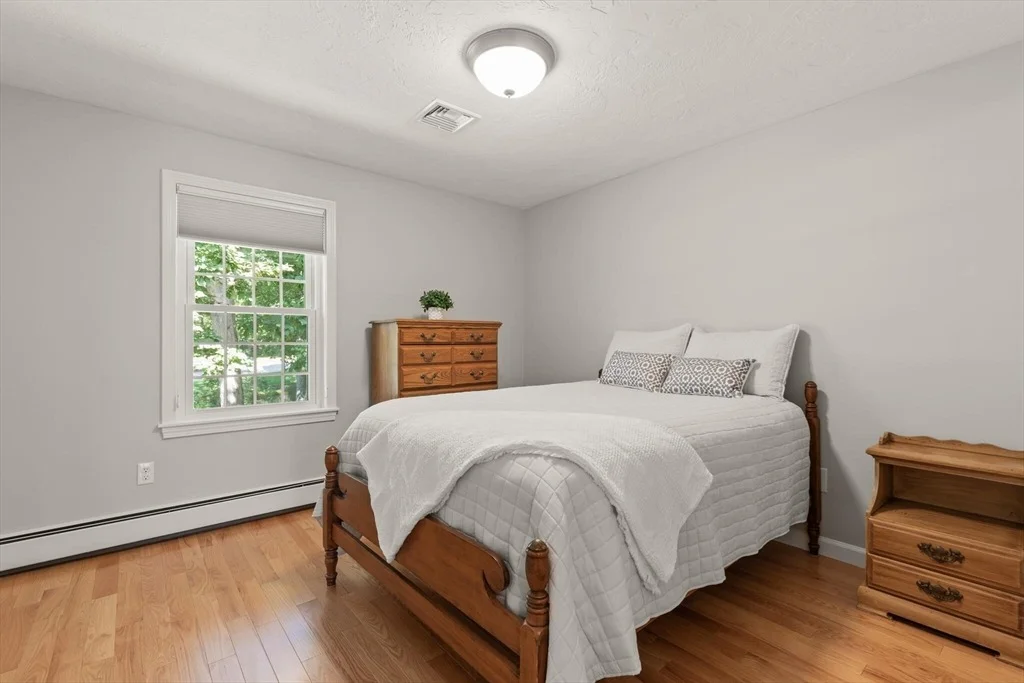 Photo of 9 Bogastow Circle