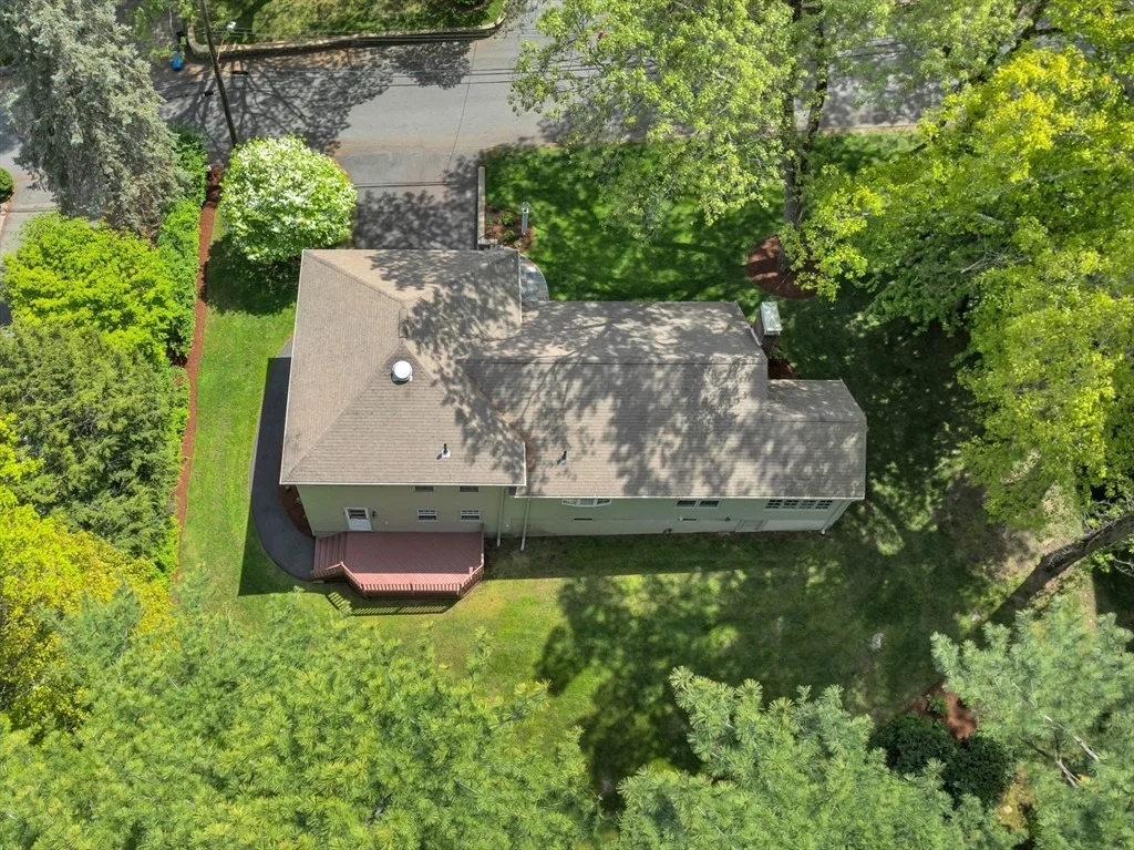 Photo of 27 Lantern Ln