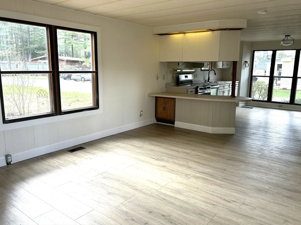 Photo of 11 Jeri Drive