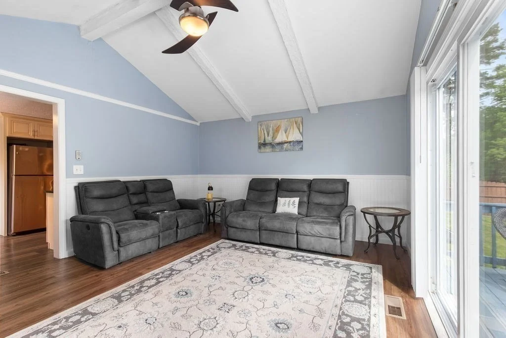 Photo of 186 Pleasant St