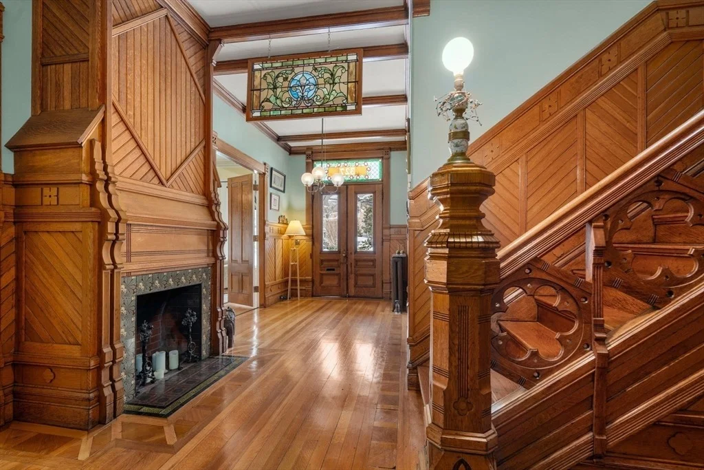 Photo of 327 Franklin St