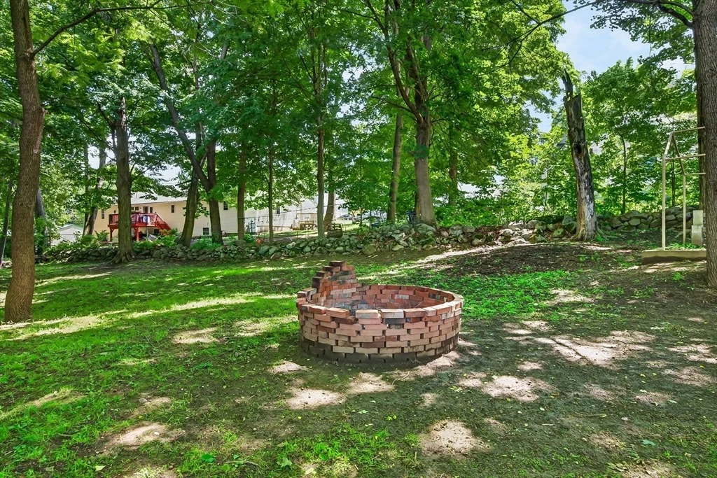 Photo of 164 Pleasant St