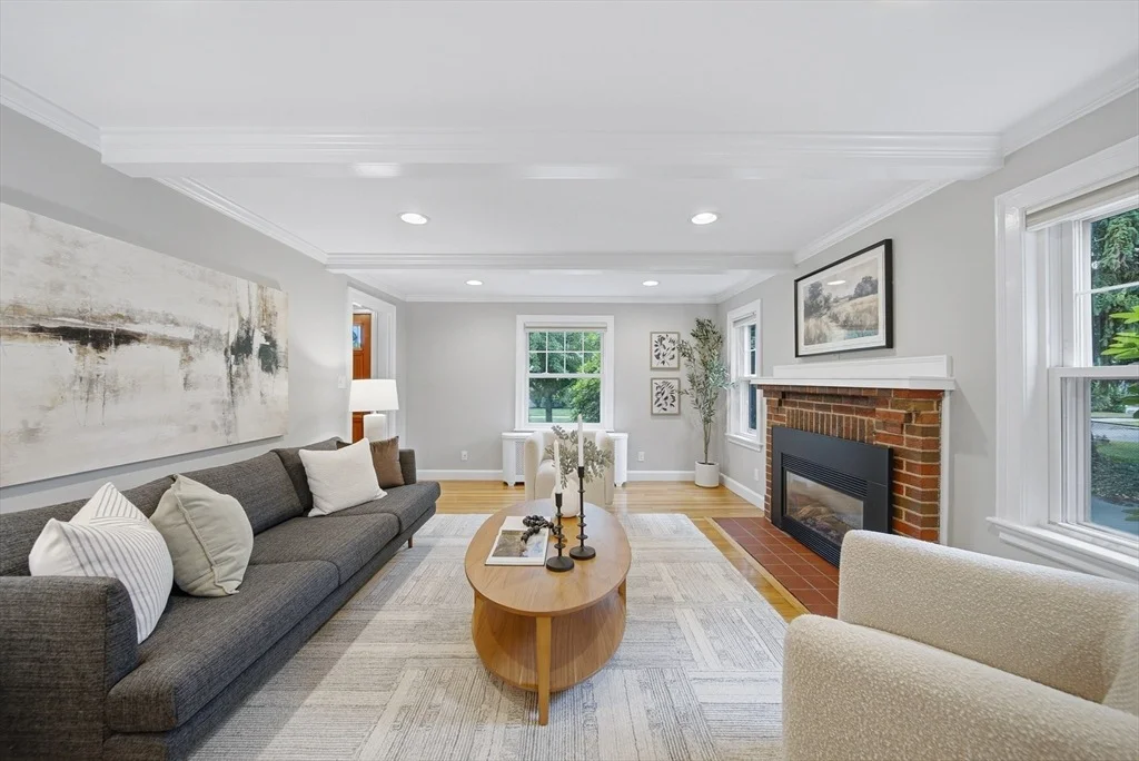 Photo of 8 Brackett Ave