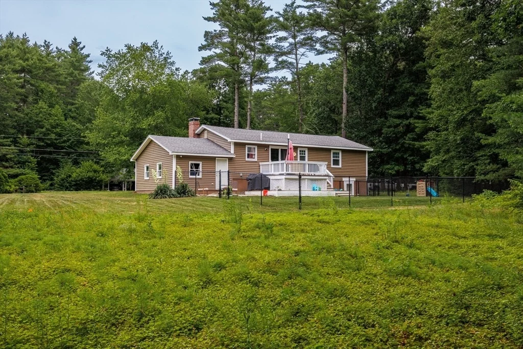 Photo of 142 Squannacook Rd