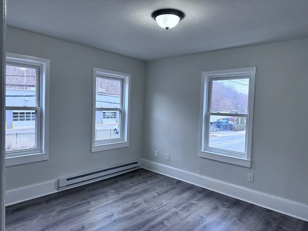 Photo of 934 Main St