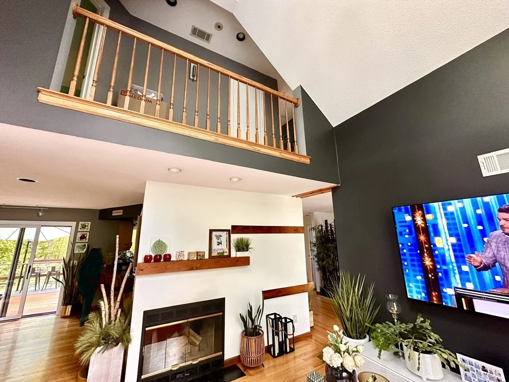 Photo of 14 Laurel Ridge Dr