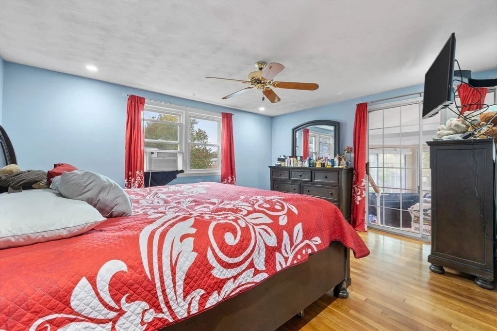 Photo of 18 Sterling Ave