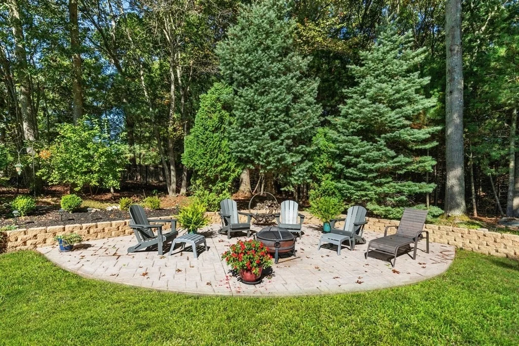 Photo of 104 Ridgewood Dr