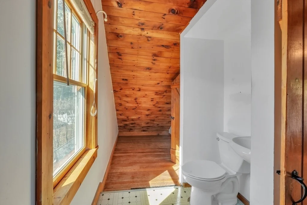 Photo of 210 Barton Rd