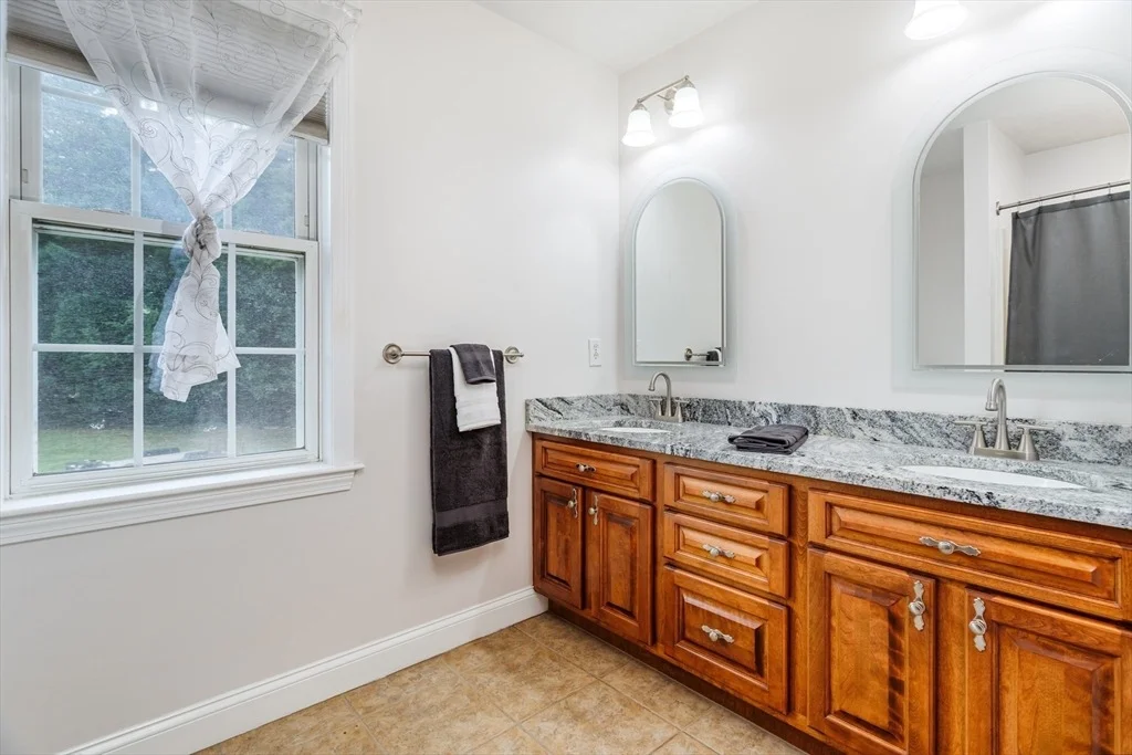 Photo of 562 Mendon Rd