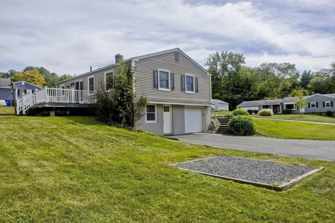 Photo of 14 Echo Valley Dr