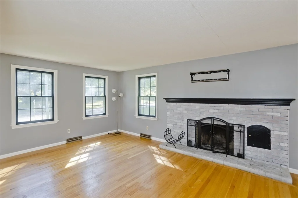 Photo of 50 Crystal Brook Dr