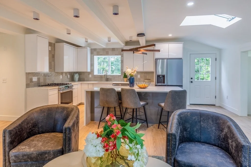 Photo of 43 Seabreeze Dr