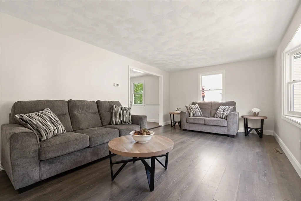 Photo of 54 Long Dr