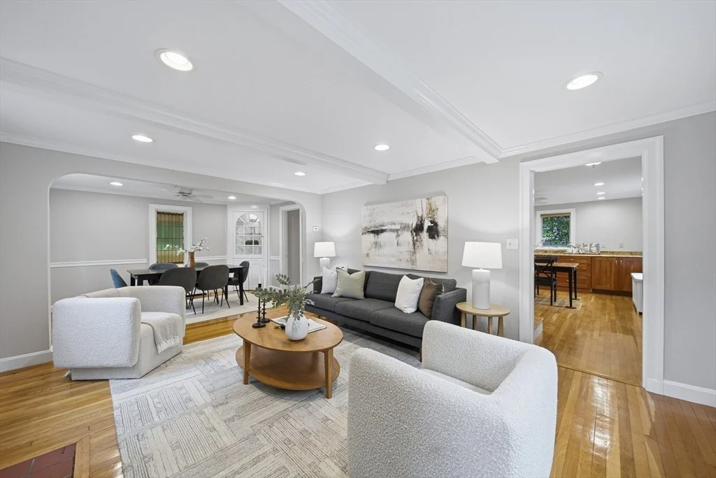 Photo of 8 Brackett Ave
