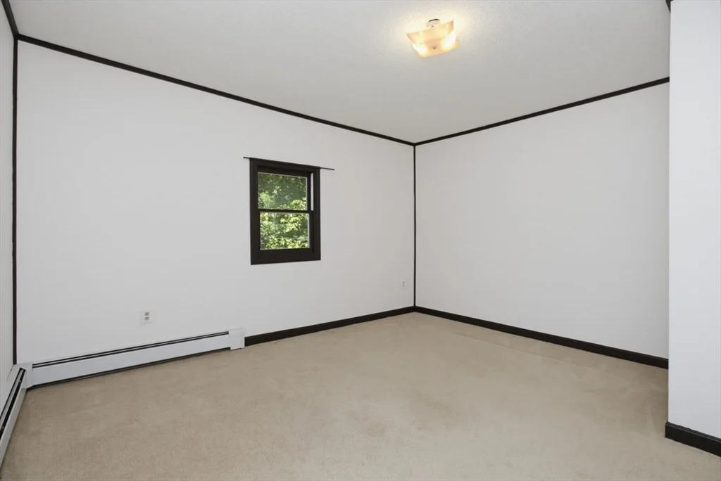 Photo of 71 Box Pond Dr