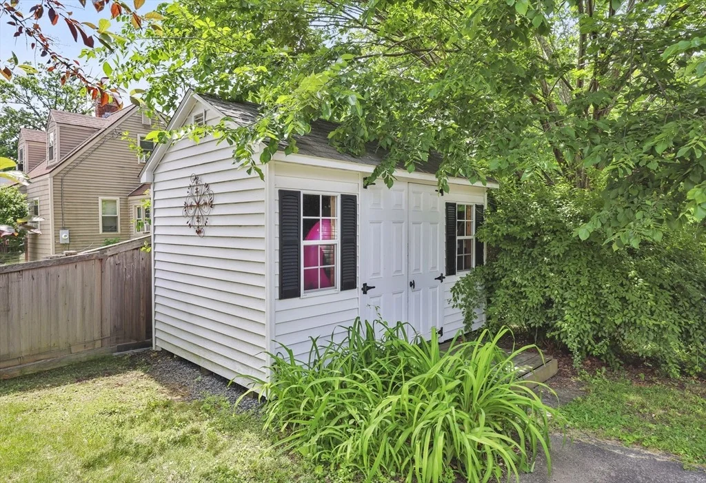 Photo of 378 Roosevelt Ave