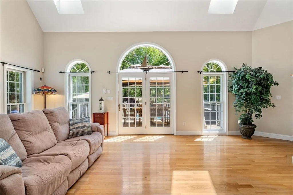 Photo of 13 Lisa Ln
