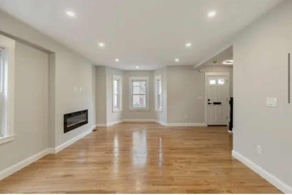 Photo of 10 Williams Ave