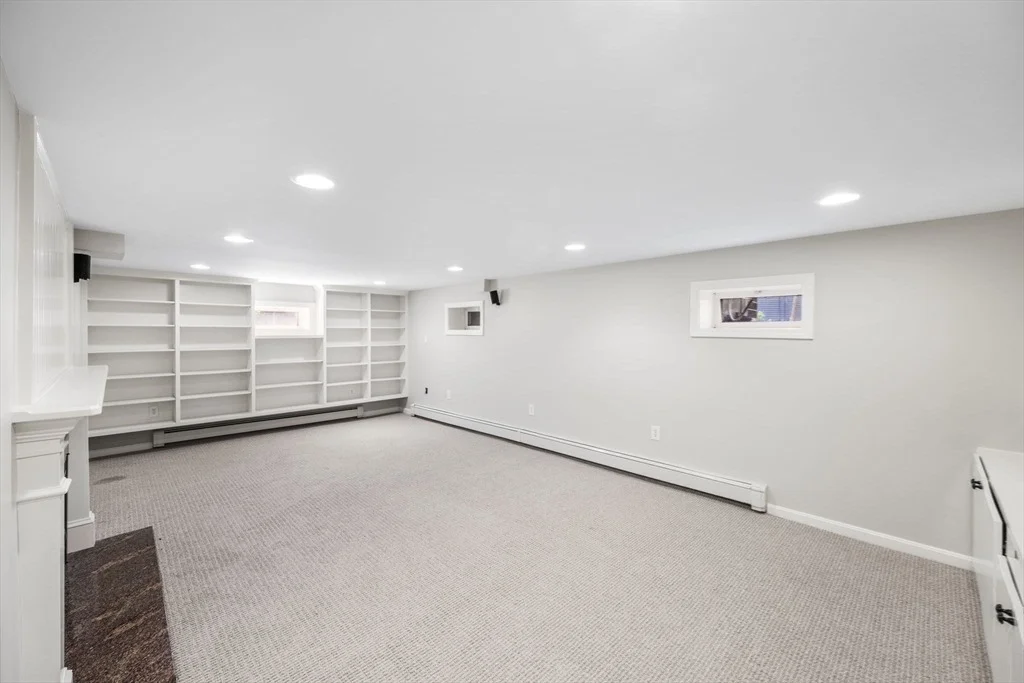 Photo of 30 Meadow Dr