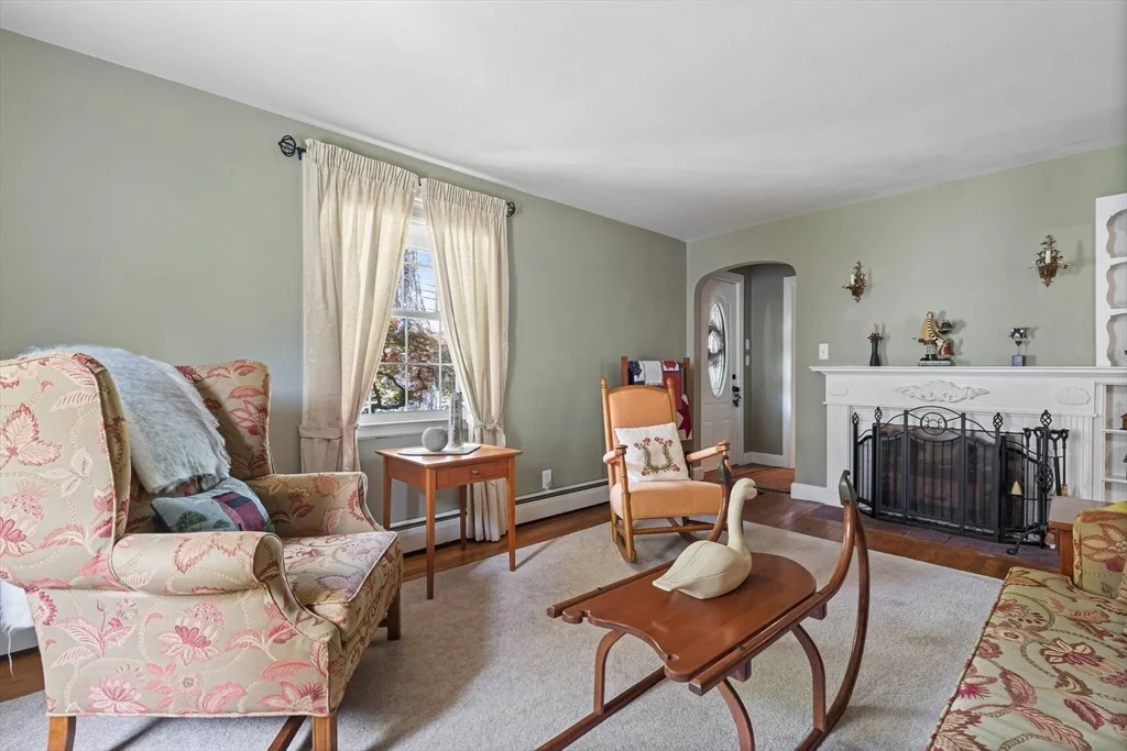 Photo of 77 Center St