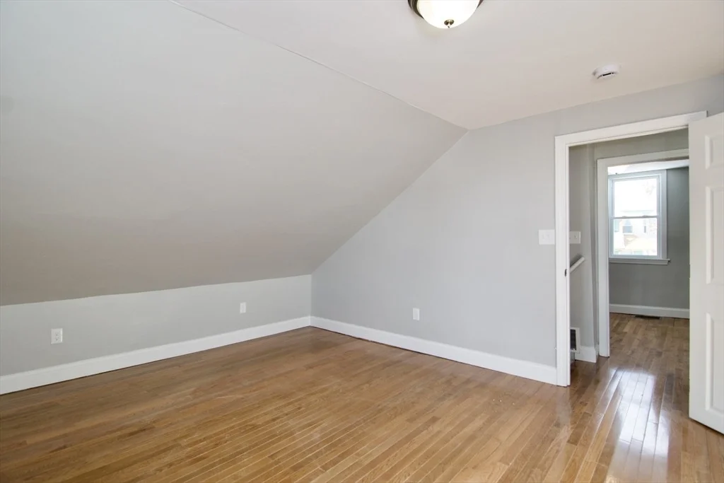 Photo of 63 Bay St