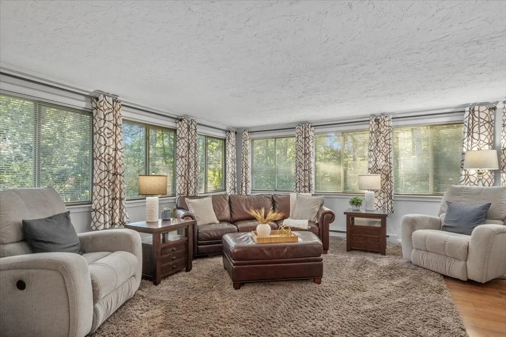 Photo of 11 Hickory Ln
