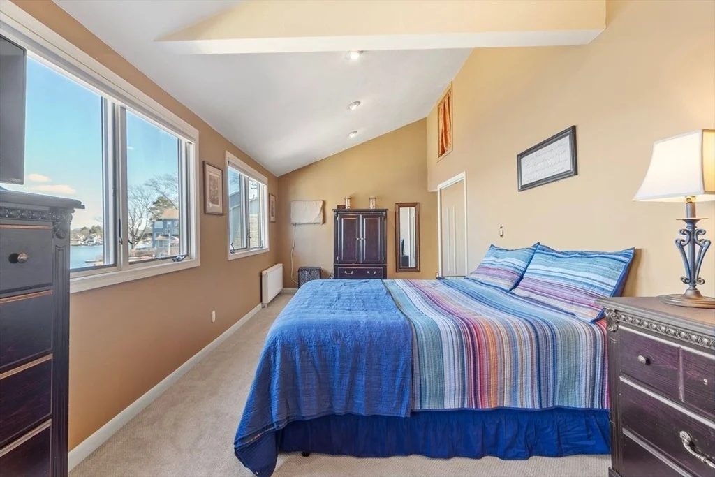Photo of 469 Lake Ave