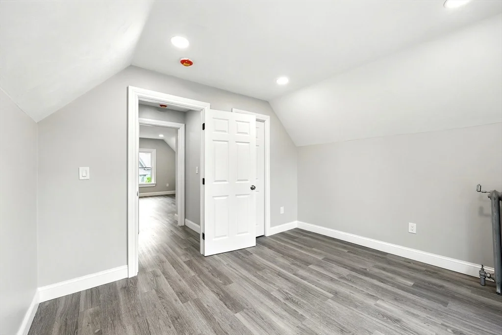 Photo of 163 Thompson St