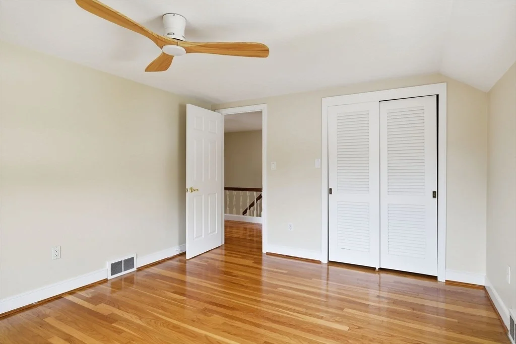 Photo of 107 Viscount Rd