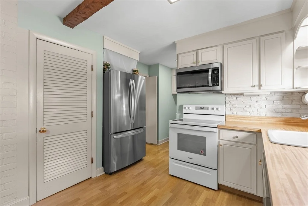 Photo of 39 Walsh Ave