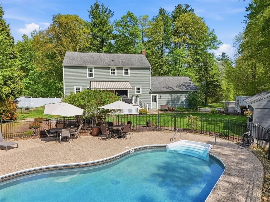 Photo of 16 Parsonage Hill Rd