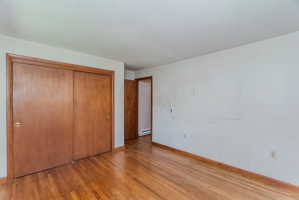 Photo of 8 Meadowbrook Dr