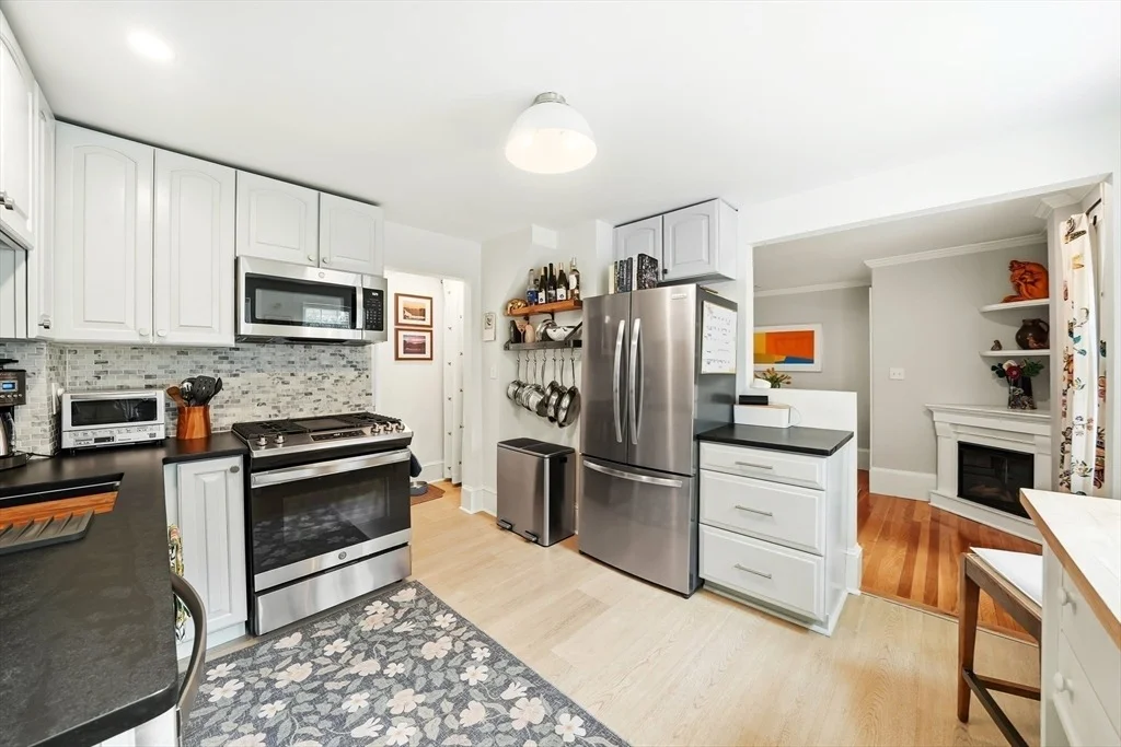 Photo of 11 Beacon St