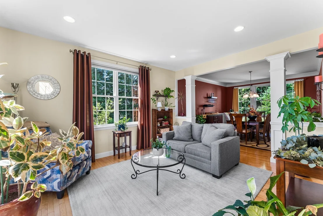 Photo of 32 Howarth Dr