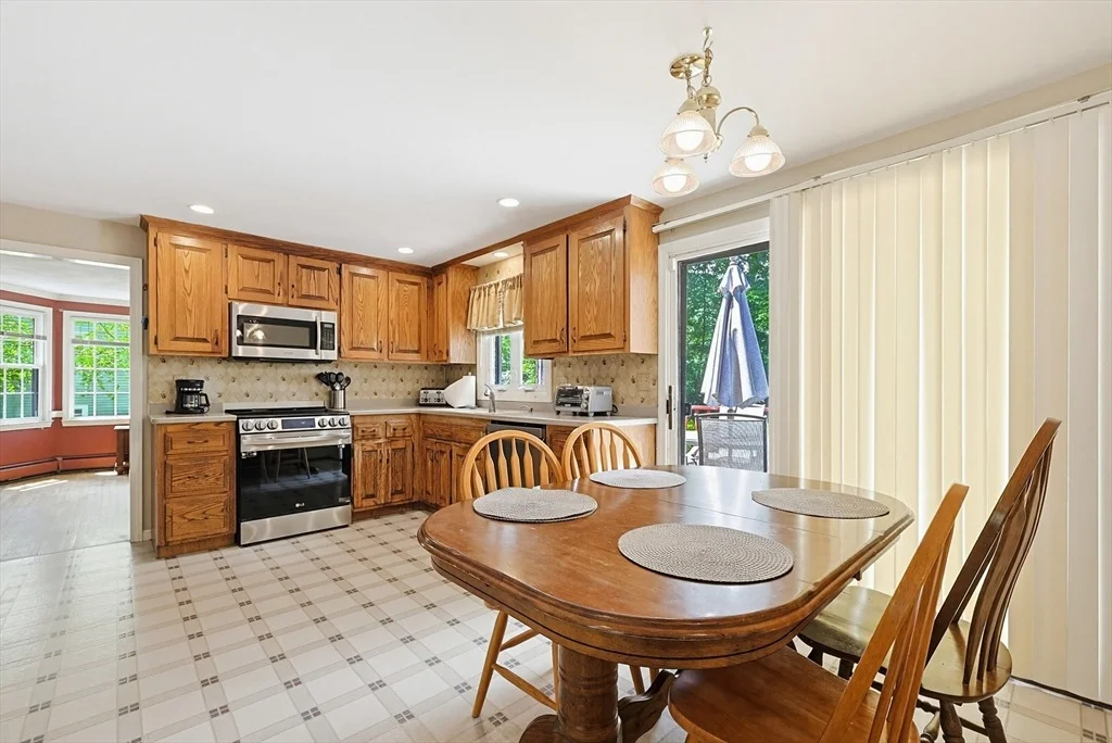 Photo of 37 Jillson Cir