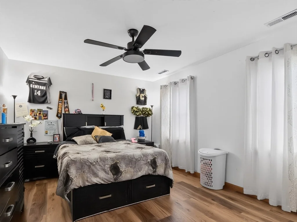 Photo of 40 Bissell Ave