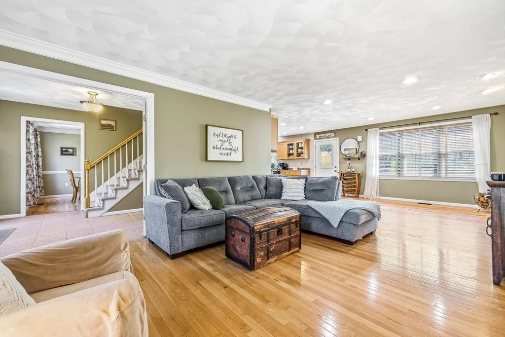 Photo of 1 Tallowood Ln